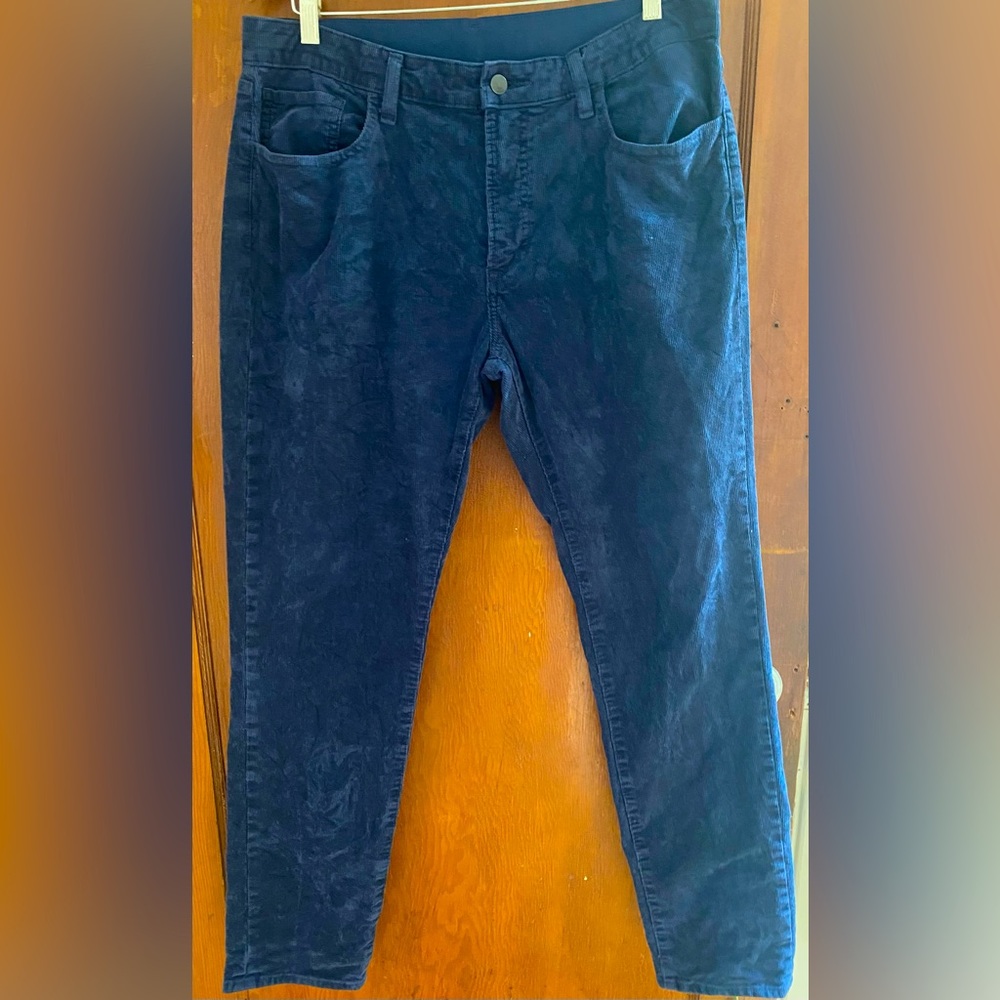 Uniqlo men’s corduroy pants